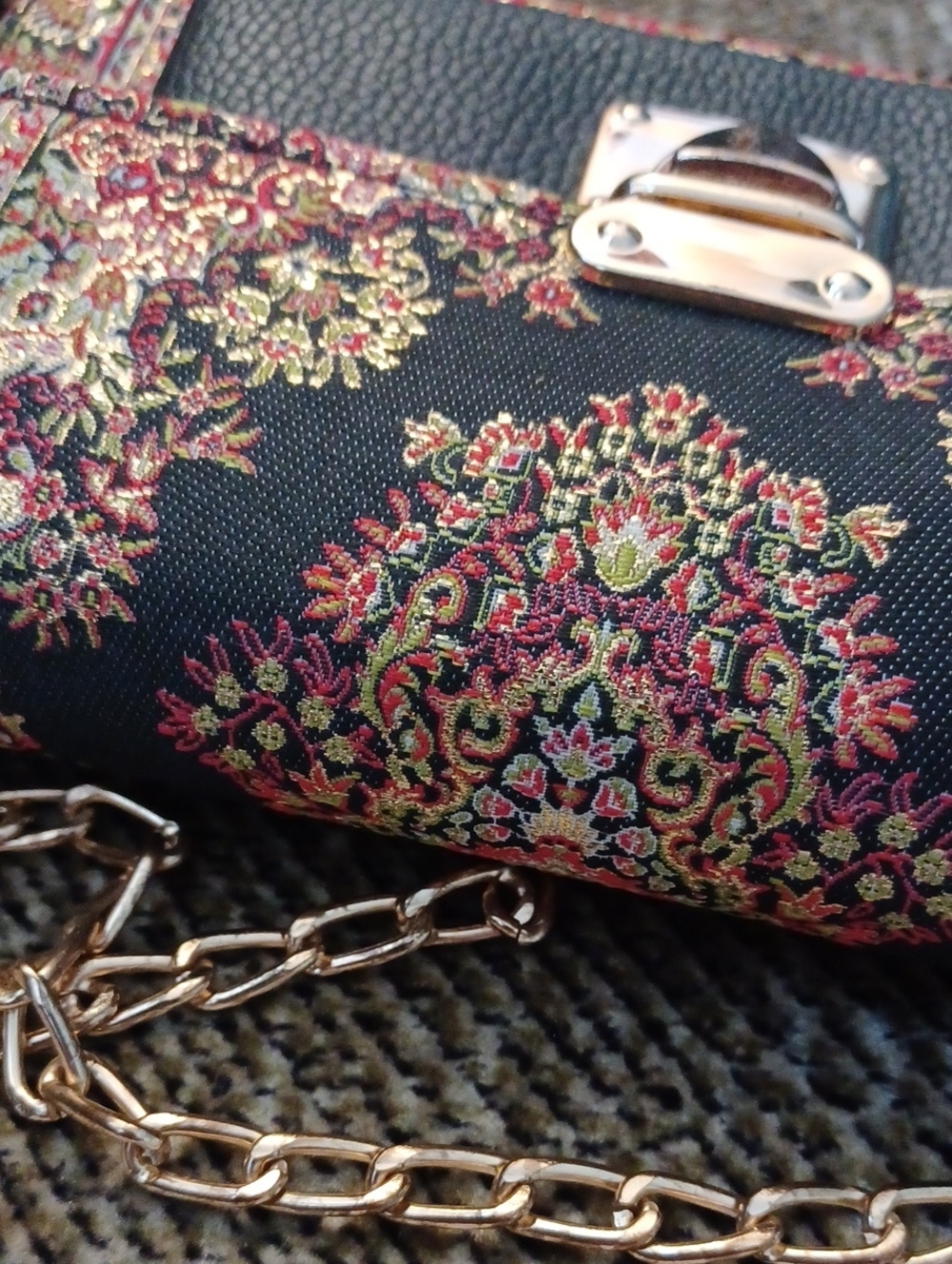 4/$60 Black Floral Pattern Crossbody Bag with Gold Chain - Picture 7 of 10